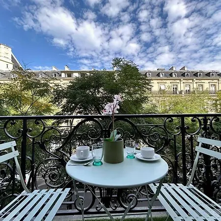 Charme Et Volupté à République Appartement