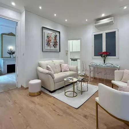 Charme Et Volupte A Republique