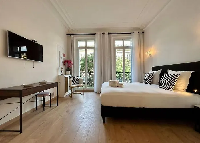 Charme Et Volupte A Republique Paříž