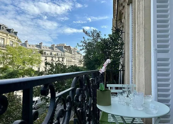 Charme Et Volupte A Republique Paříž